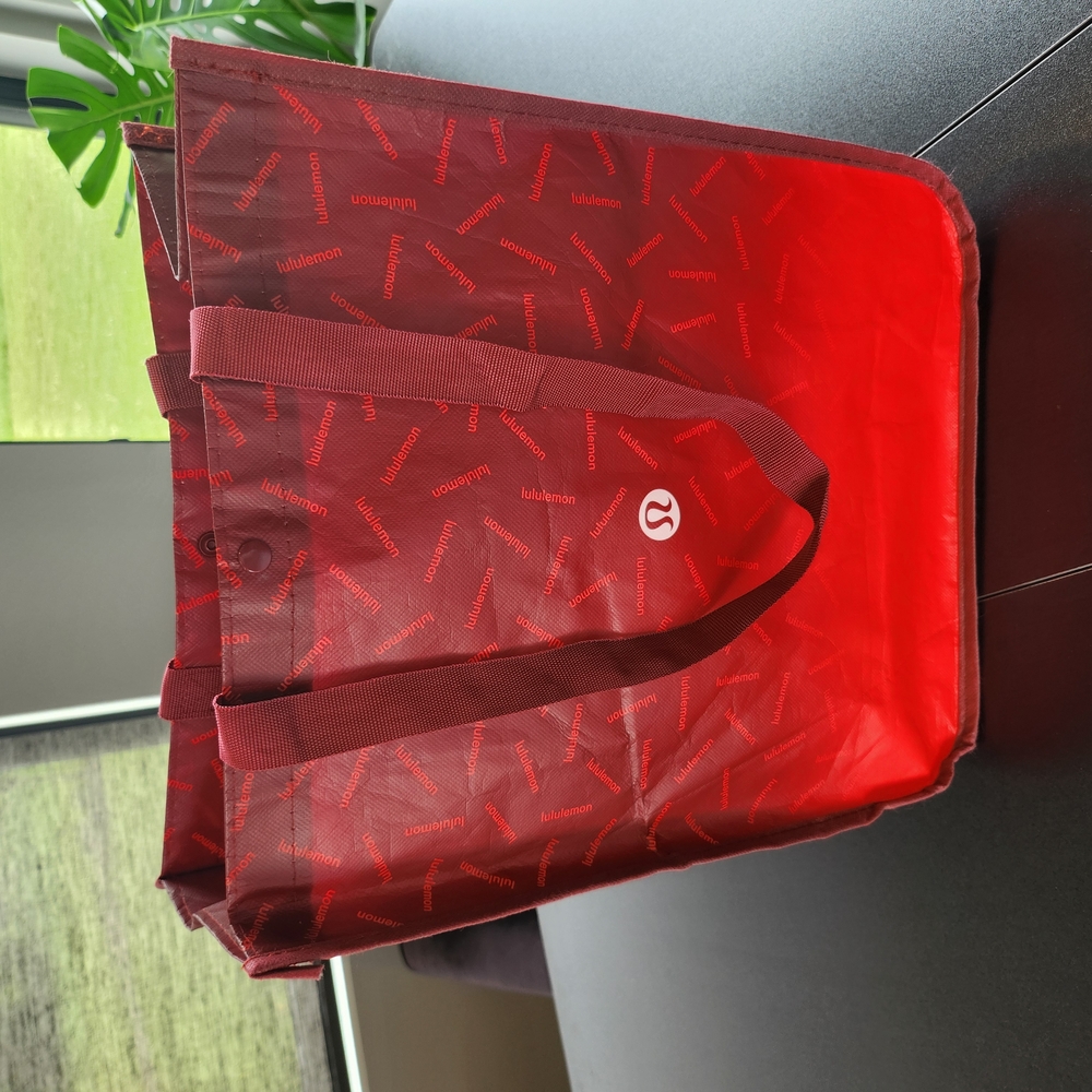 Lululemon Athletica Red Geometric Tote Bag - Picture 2 of 5